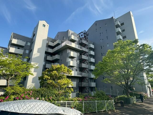 2LDK Apartment for Sale in Yokosuka, Kanagawa - 67.82 sqm - Thumbnail 2