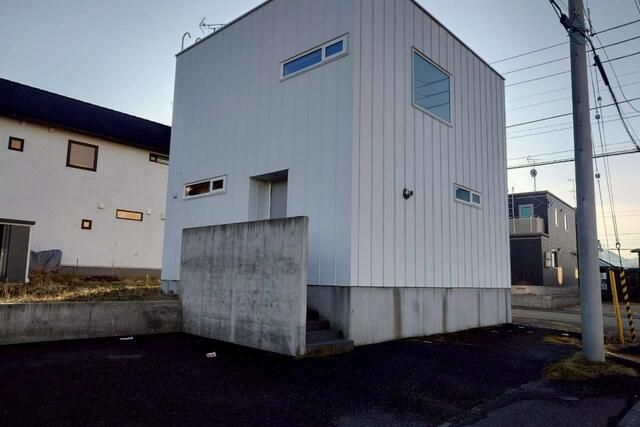 Used Detached House in Minami-ku, Sapporo, 96.75 sqm, 2SLDK - Thumbnail 2