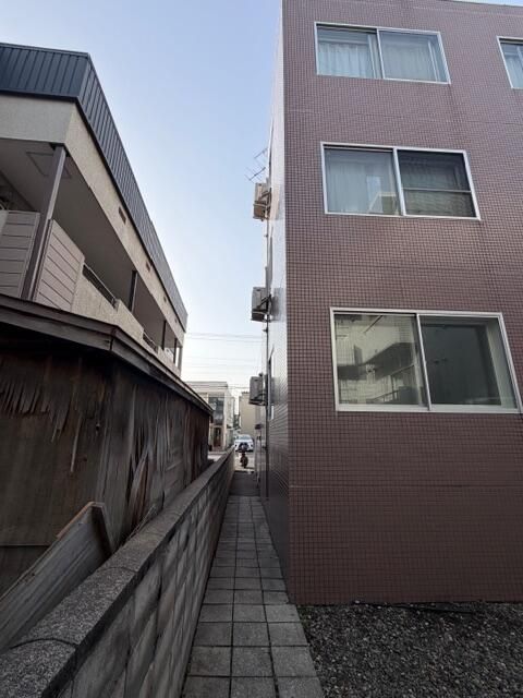 6-Unit RC Apartment Building for Sale in Sapporo, Nishi Ward - Thumbnail 3
