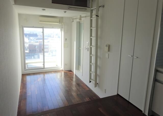 Apartment for Rent in Urayasu, Chiba – 1BR Loft Near Station - Thumbnail 3