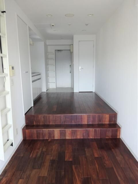 Apartment for Rent in Urayasu, Chiba – 1BR Loft Near Station - Thumbnail 4