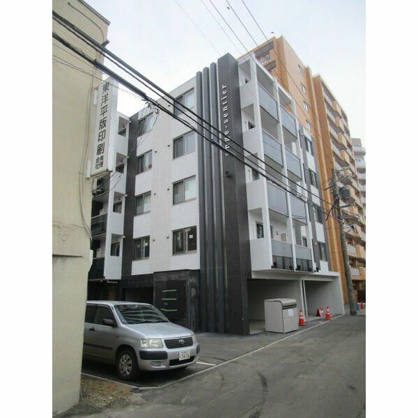 Modern 2LDK Apartment in Central Sapporo with Auto-Lock - Thumbnail 2