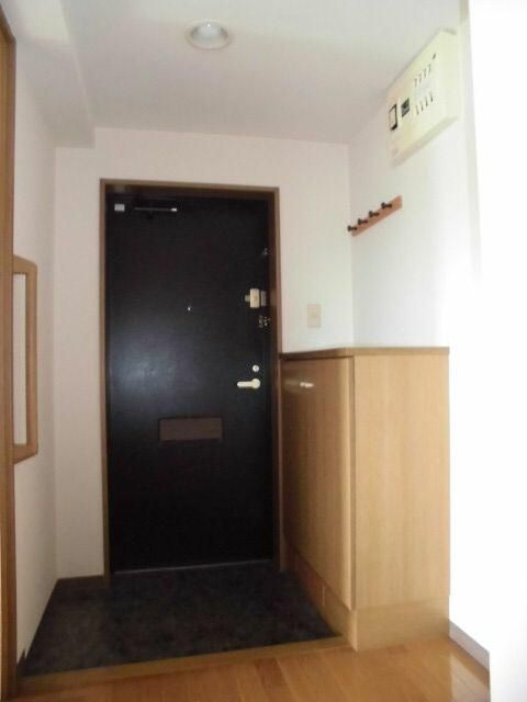 2LDK Apartment for Rent in Toda City, Saitama - 55.05 sqm - Thumbnail 2