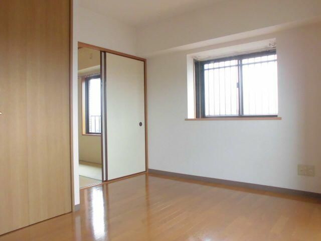 2LDK Apartment for Rent in Toda City, Saitama - 55.05 sqm - Thumbnail 3