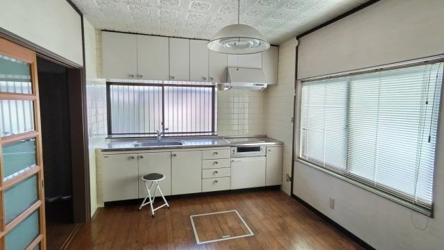 6DK Detached House for Sale in Omihachiman, Shiga - Thumbnail 2