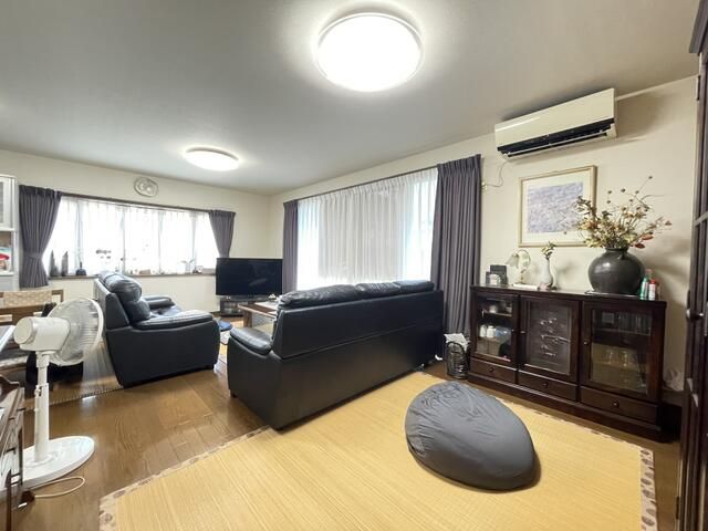 5LDK House for Sale in Kitakyushu, Fukuoka - 161.4 sqm - Thumbnail 4
