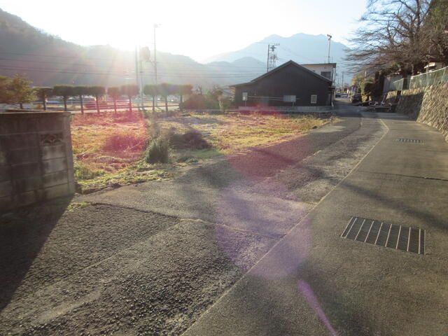 808 sqm Land for Sale in Tsuru, Yamanashi - Development Plot - Thumbnail 2