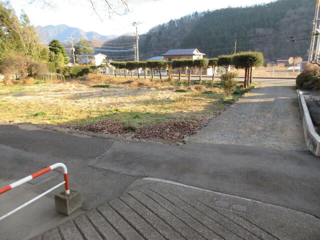 808 sqm Land for Sale in Tsuru, Yamanashi - Development Plot - Thumbnail 3