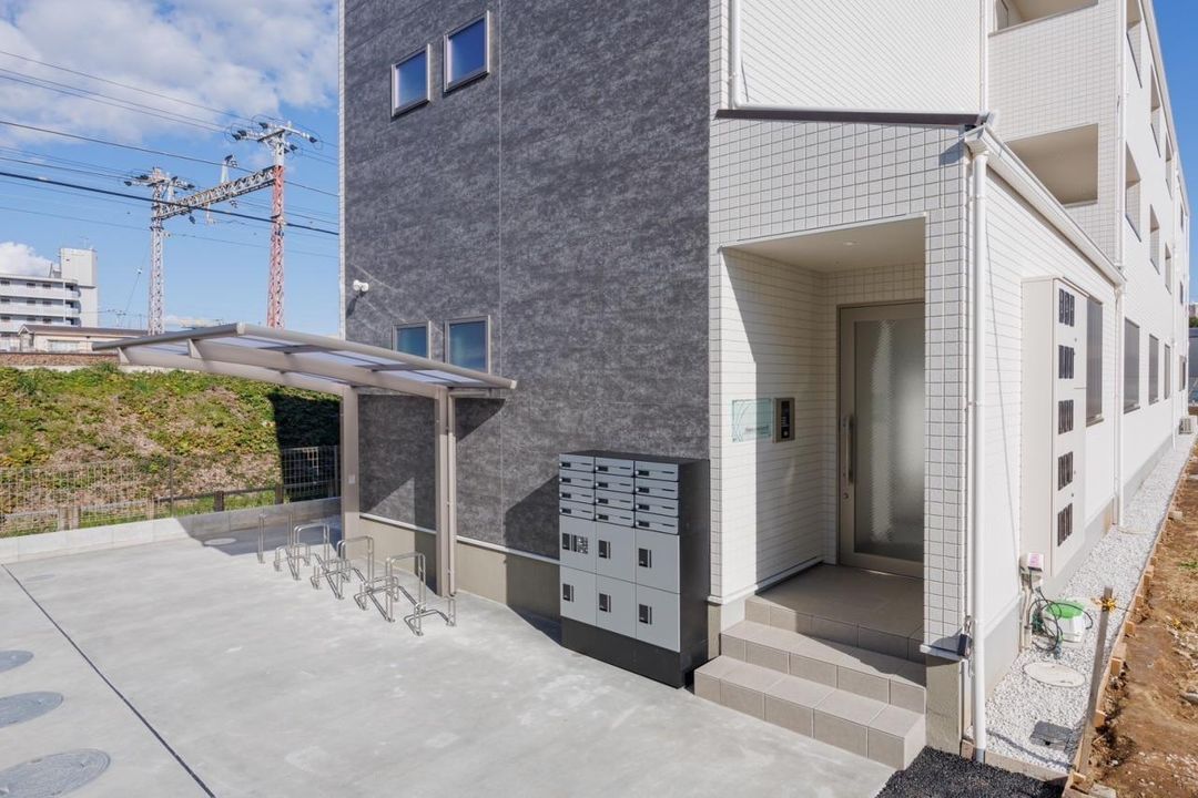 New 1LDK Apartment for Rent in Isehara, Kanagawa - Thumbnail 2