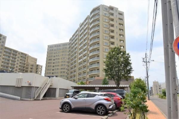 3LDK Apartment for Sale in Kita-ku, Sapporo, Hokkaido - Thumbnail 4