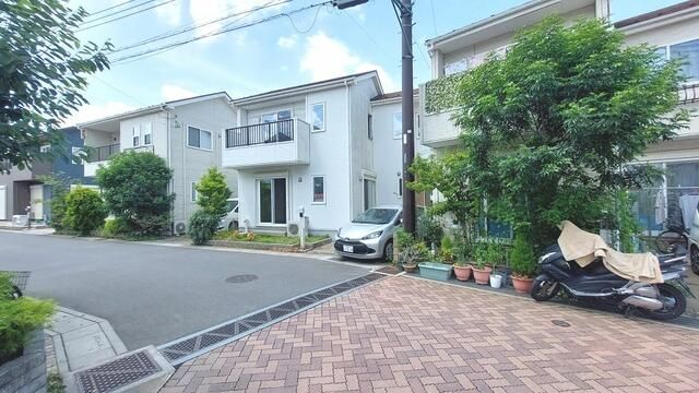 2016 Scandinavian-Style 3LDK House in Kawagoe, Saitama - Thumbnail 2