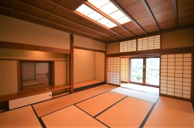 6SLDK Detached House for Rent in Denenchofu, Ota-ku, Tokyo - Thumbnail 3