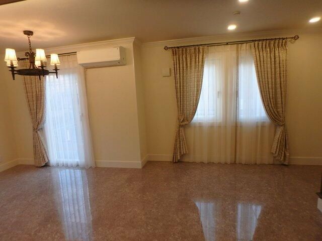 Modern 3LDK Terrace House for Rent in Inagi, Tokyo - Thumbnail 2