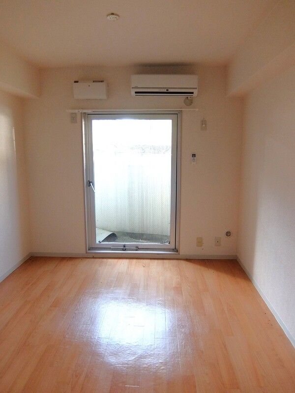 1R Apartment for Rent in Isogo, Yokohama - 35,000 Yen - Thumbnail 2