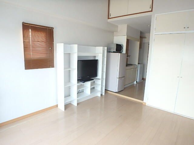 1K Apartment for Rent in Higashimatsuyama, Saitama - 34,000 Yen - Thumbnail 3