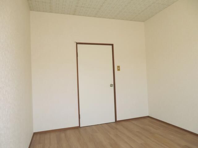 2LDK House for Rent in Fujisawa Near Chogo Station - Thumbnail 2