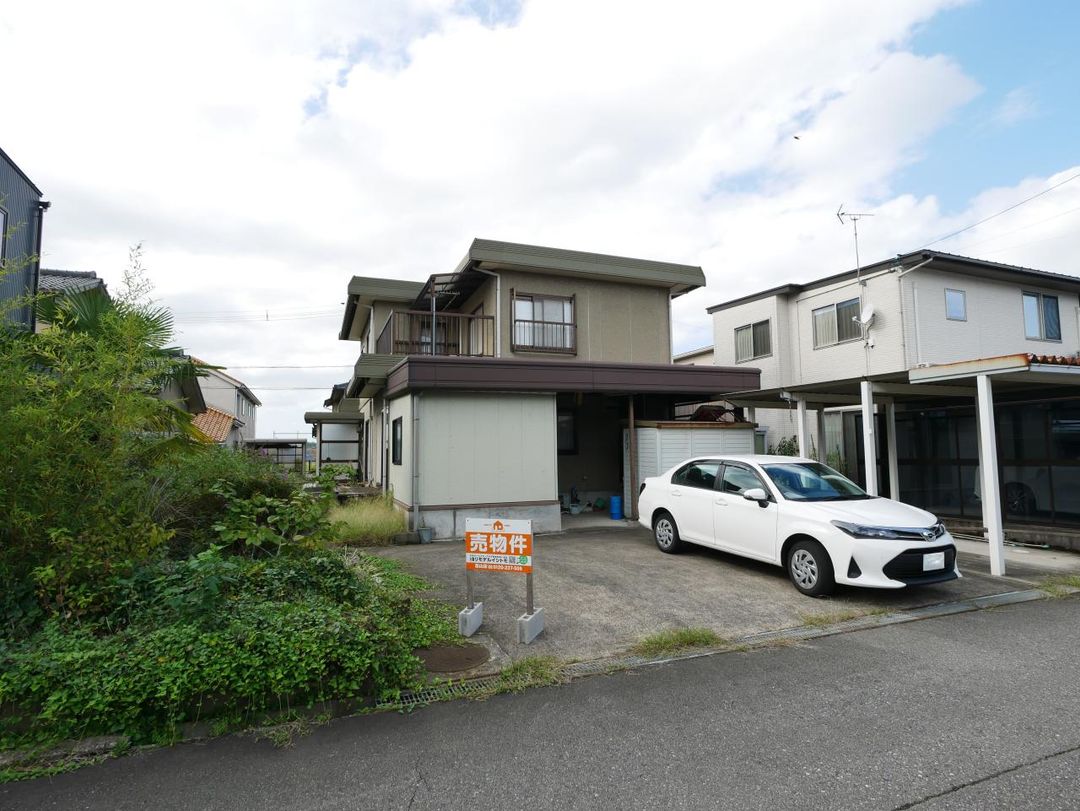 7LDK House for Sale in Toyama City with 3 Parking Spaces - Main Image