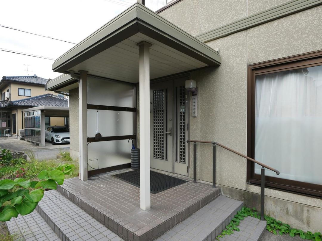7LDK House for Sale in Toyama City with 3 Parking Spaces - Thumbnail 3