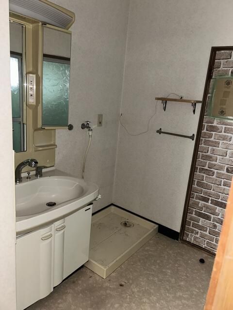 5DK House for Sale in Niihama, Ehime - Image 3