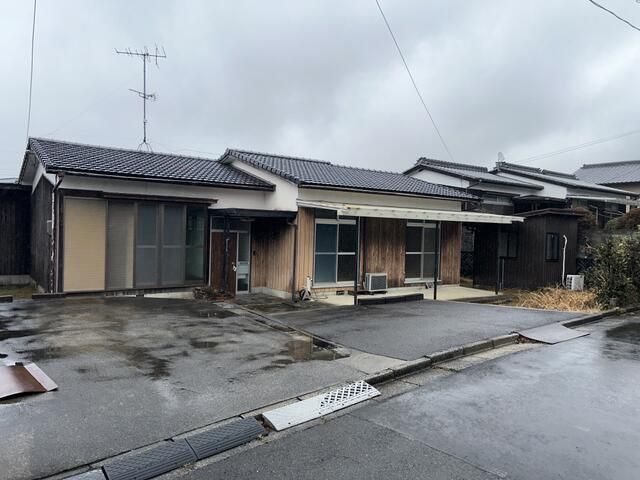 5DK House for Sale in Niihama, Ehime - Image 1
