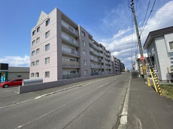3LDK Used Condominium for Sale in Nishi Ward, Sapporo - Thumbnail 2