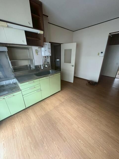 3DK Apartment for Sale in Quiet Inage, Chiba City - Thumbnail 2