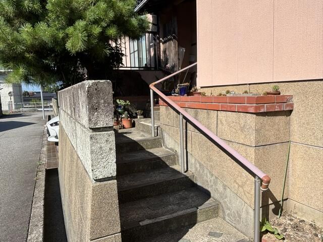 6DK House for Sale in Kita-dai, Toyama City | 218 sqm Floor Area - Thumbnail 2