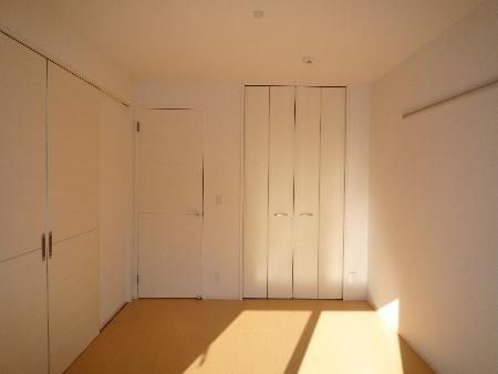 2DK Apartment for Rent Near Zushi Station, Kanagawa - Thumbnail 3