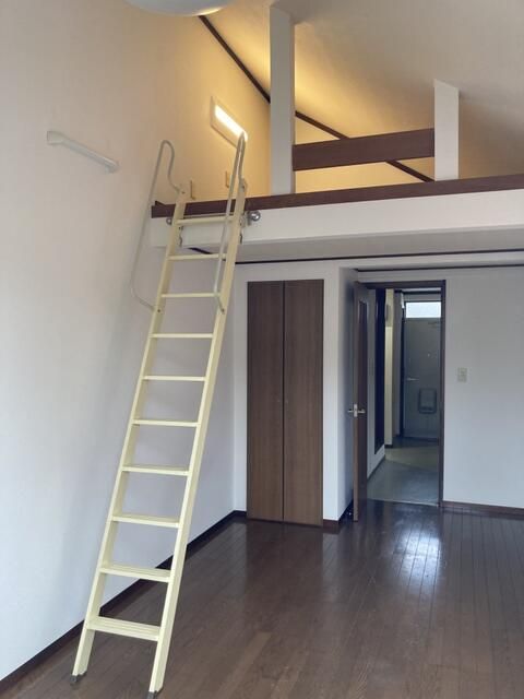 1K Apartment for Rent in Hadano, Kanagawa - 29,000 Yen - Thumbnail 3