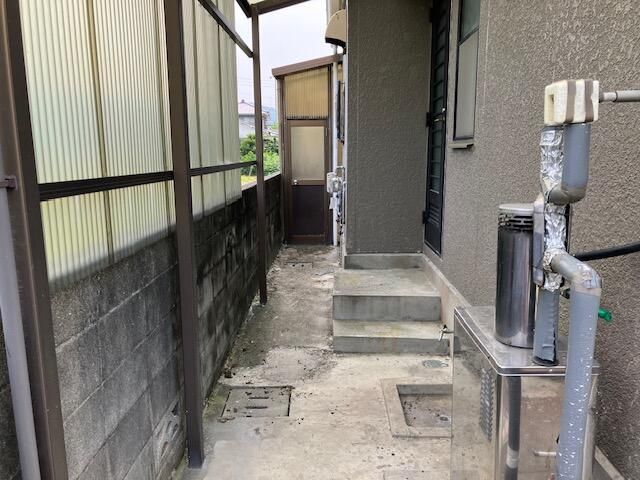 4LDK Daiwa House with Warehouse for Sale in Matsuyama, Ehime - Image 1