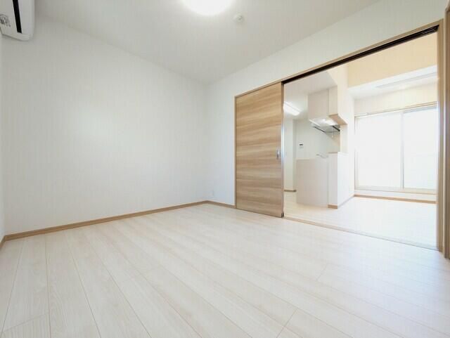 2LDK Apartment for Rent in Kasukabe, Saitama - Thumbnail 3