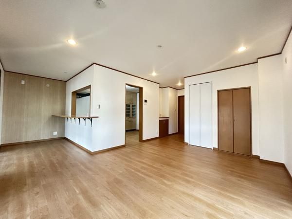 5SLDK Corner-Plot House for Sale in Amagasaki, Hyogo - Thumbnail 3