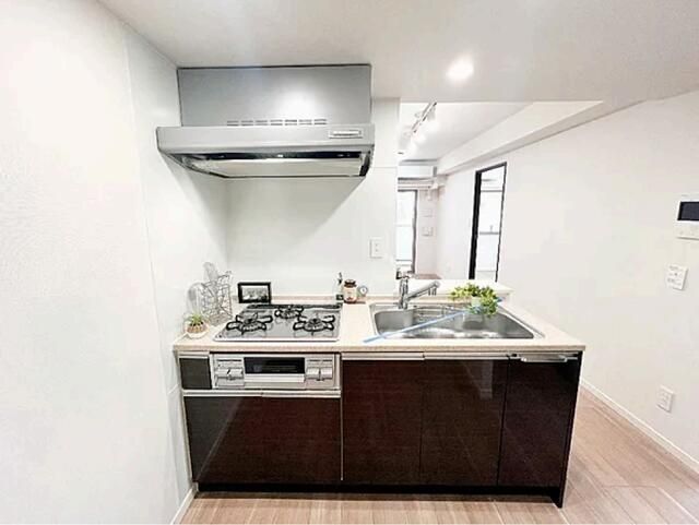 2LDK Apartment for Sale in Katsushika, Tokyo - Thumbnail 3