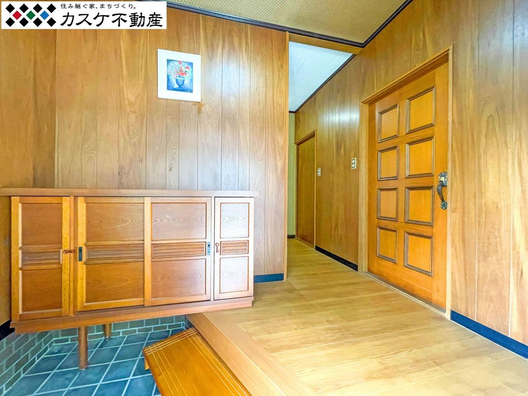 7LDK Family Home in Quiet Asakuchi Neighborhood with Parking - Thumbnail 3