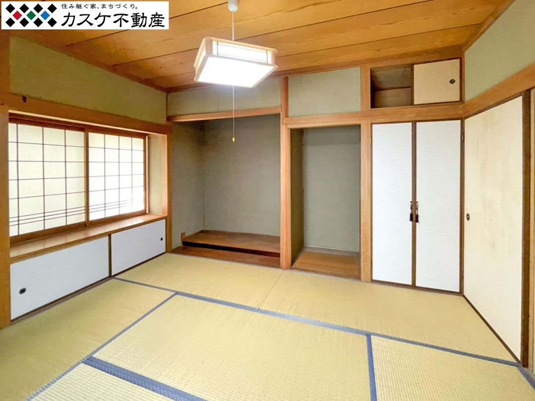 7LDK Family Home in Quiet Asakuchi Neighborhood with Parking - Thumbnail 2