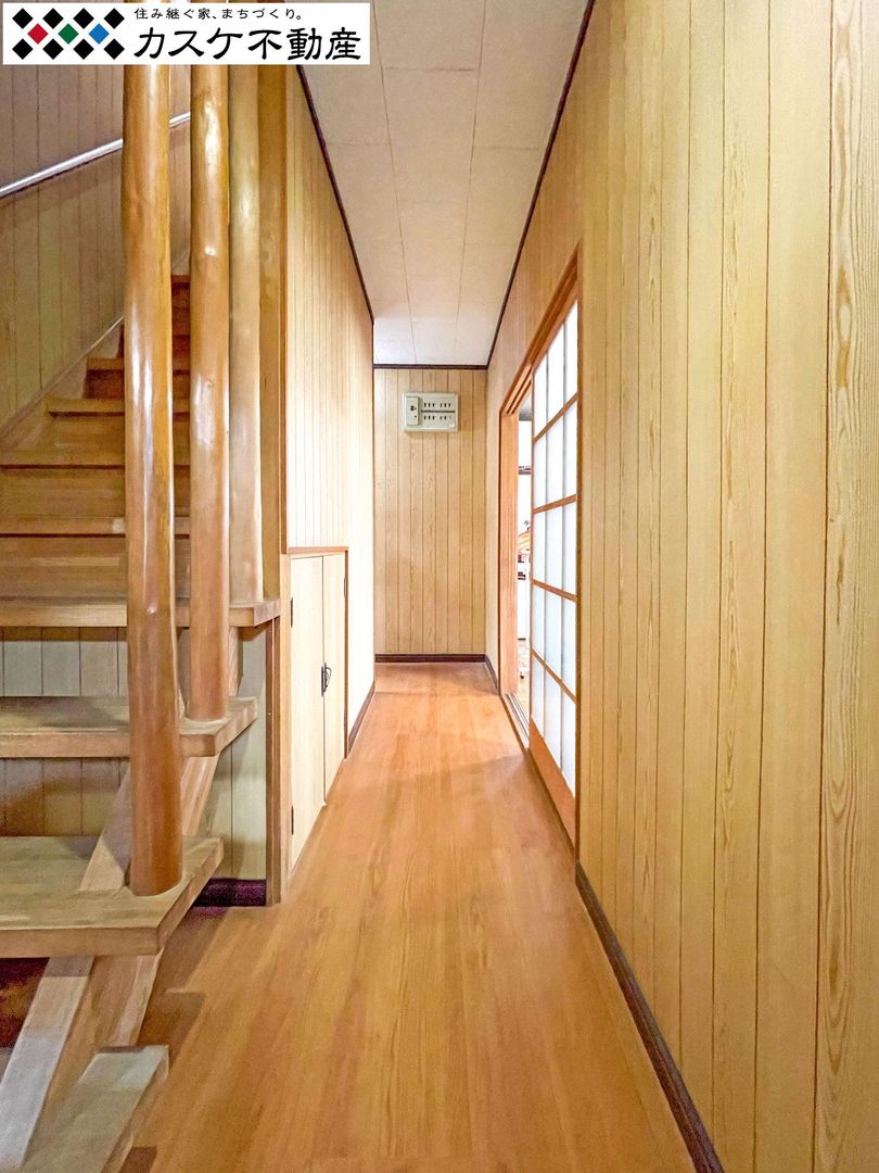 7LDK Family Home in Quiet Asakuchi Neighborhood with Parking - Thumbnail 4