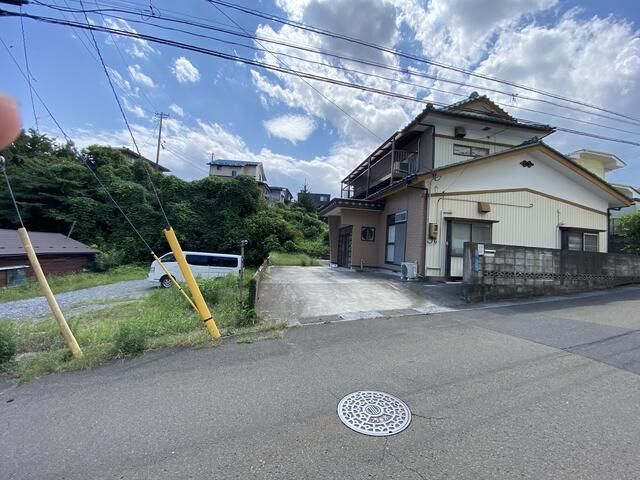 6LDK House for Sale in Sendai's Taihaku Ward with Large Garden - Thumbnail 2