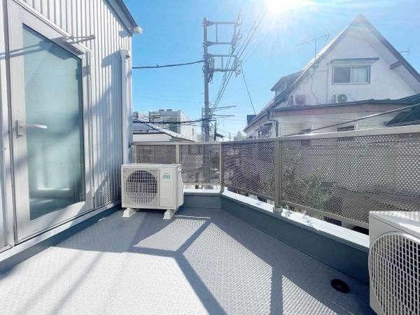 Detached House for Sale in Meguro, Tokyo - 2LDK, 144.91 sqm - Thumbnail 4