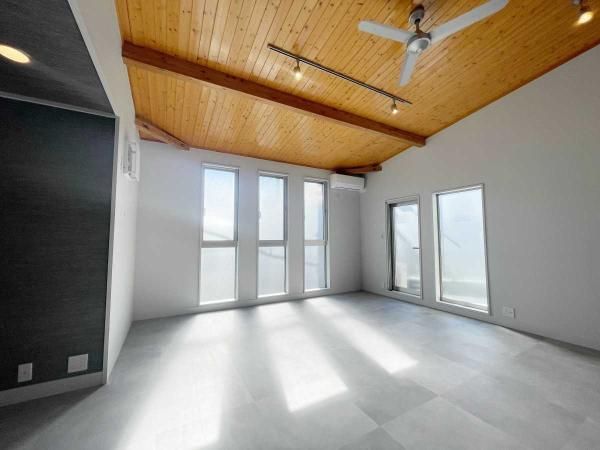 Detached House for Sale in Meguro, Tokyo - 2LDK, 144.91 sqm - Thumbnail 3