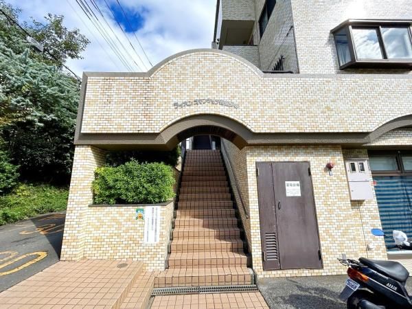 Lions Mansion Nishikokubunji Commercial Unit for Sale in Tokyo - Thumbnail 2