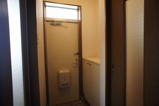 2DK Apartment for Rent in Nagaoka, Niigata - 43.79 sqm - Image 1