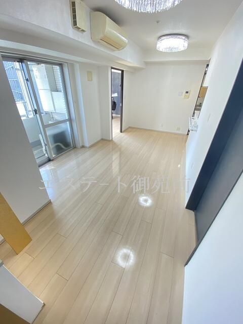 2LDK Apartment in Geo Nishi-Shinjuku Twin Residence, Shinjuku - Thumbnail 4