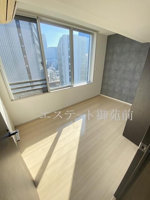2LDK Apartment in Geo Nishi-Shinjuku Twin Residence, Shinjuku - Thumbnail 3