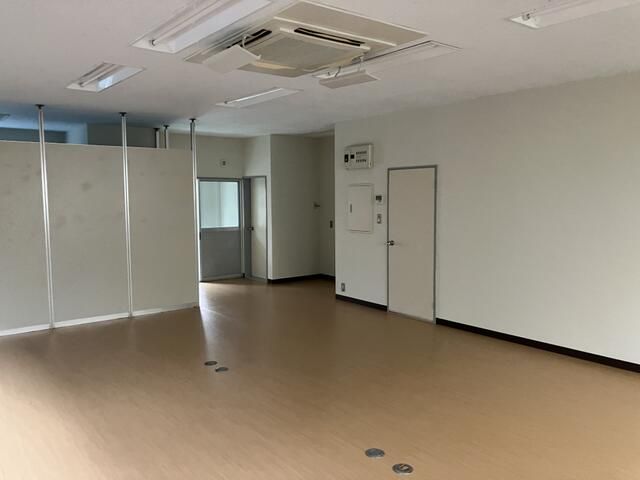 Office for Rent in Minobu, Yamanashi - 91.09 sqm with Parking - Thumbnail 3