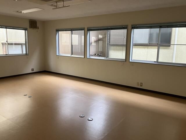 Office for Rent in Minobu, Yamanashi - 91.09 sqm with Parking - Thumbnail 2