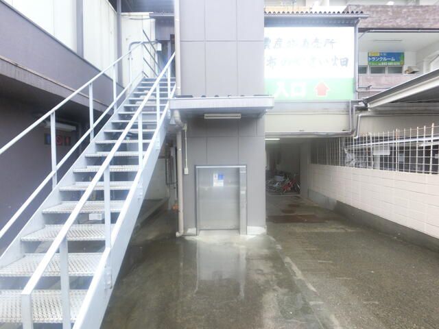 Warehouse for Rent in Chofu City, Tokyo - 23.70 sqm - Thumbnail 4