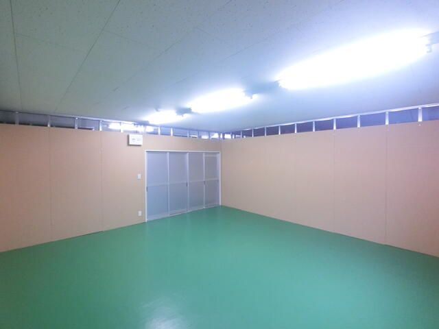 Warehouse for Rent in Chofu City, Tokyo - 23.70 sqm - Thumbnail 3