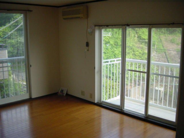 Raffinate Apartment for Rent in Sendai's Izumi Ward - Thumbnail 3