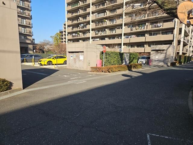 4LDK Apartment for Sale in Higashimurayama, Tokyo - Thumbnail 2