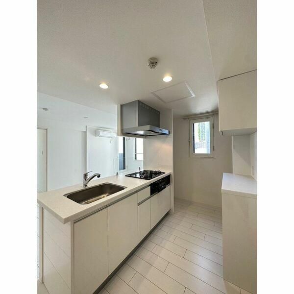 New 3LDK Apartment for Rent near Maruyama Koen Station, Sapporo - Thumbnail 2